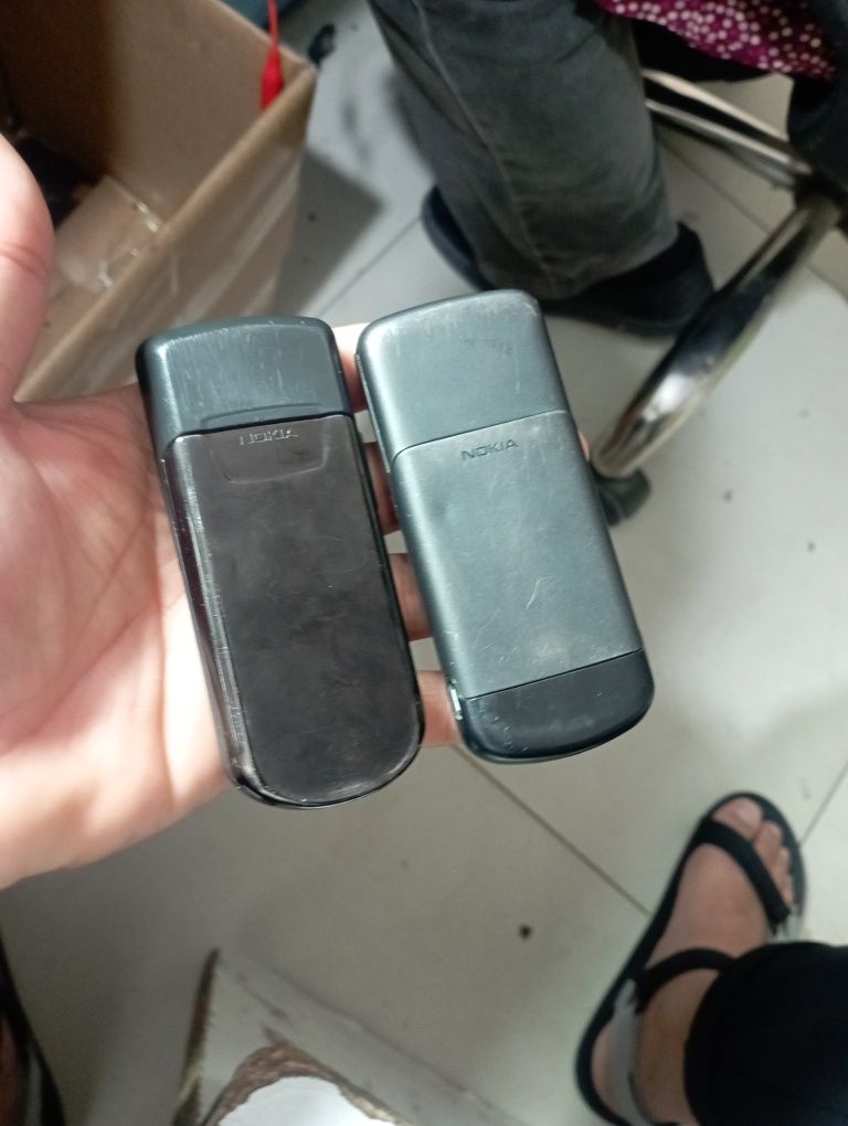 Nokia 8800  nokia 8600