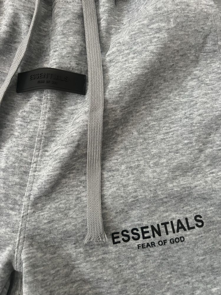 Essentials екип за лятото. S размер