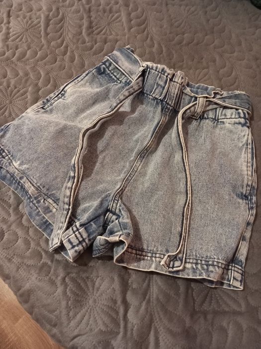 Blugi scurți de vara