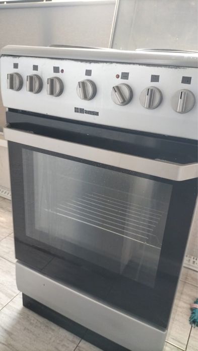 Продаю электрическую плиту Hansa