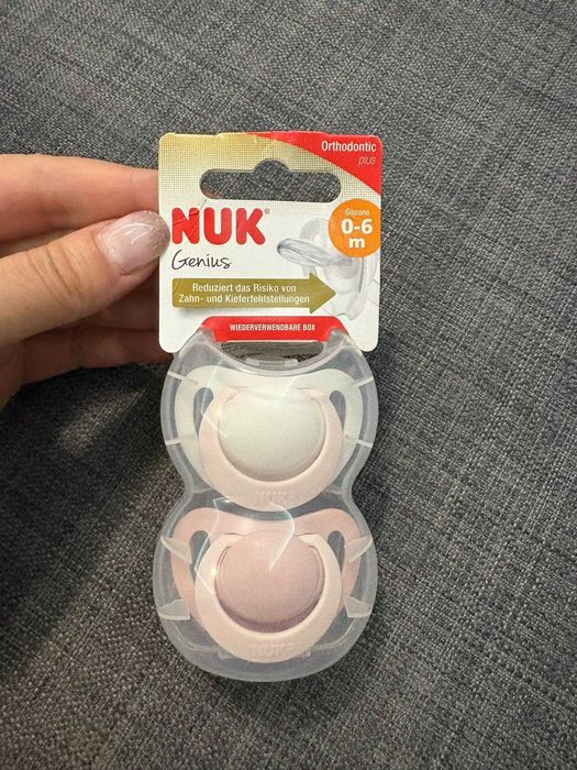Ръчна помпа за кърма AVENT  + ПОДАРЪК (2бр. нови биберони NUK 0-6м.)