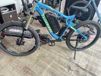 Bicicleta electrica full suspension