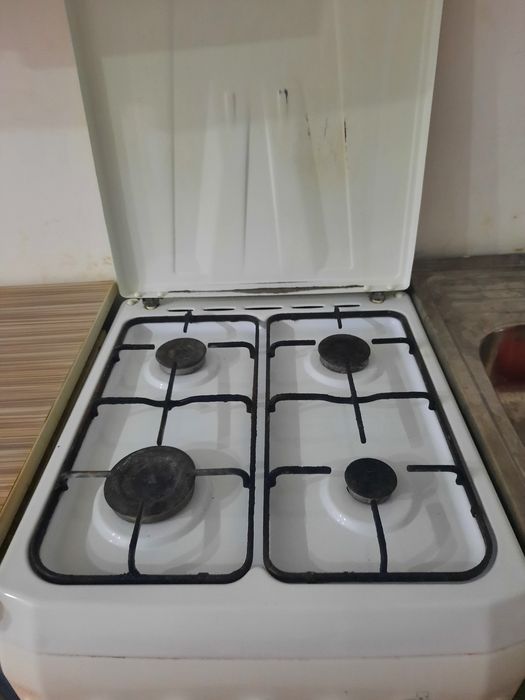 Газовая плита в хорошем состоянии