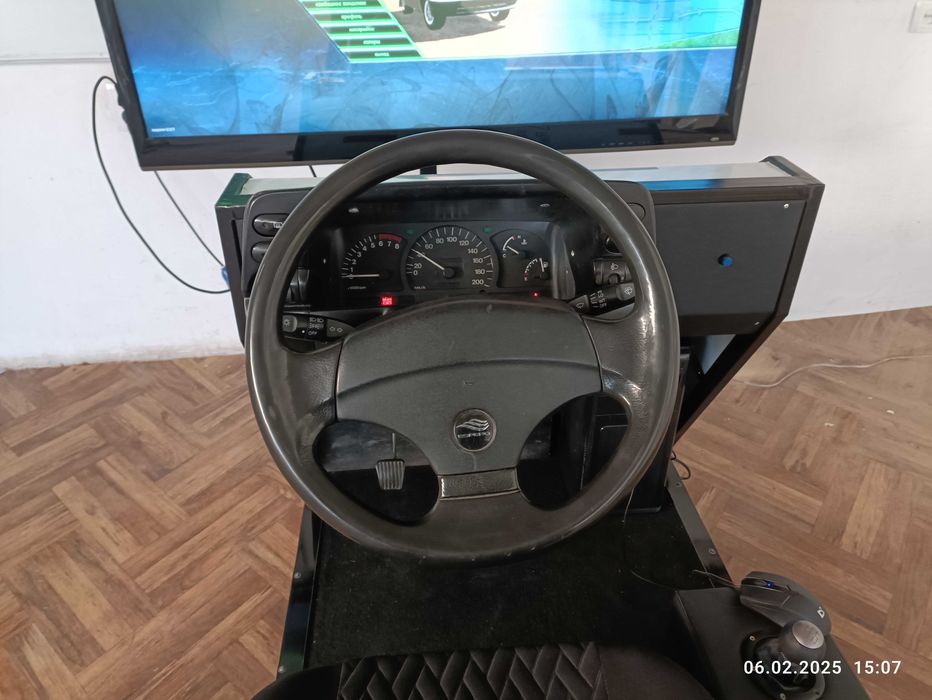 Продается учебный  Автотренажёр Педали, руль настоящее