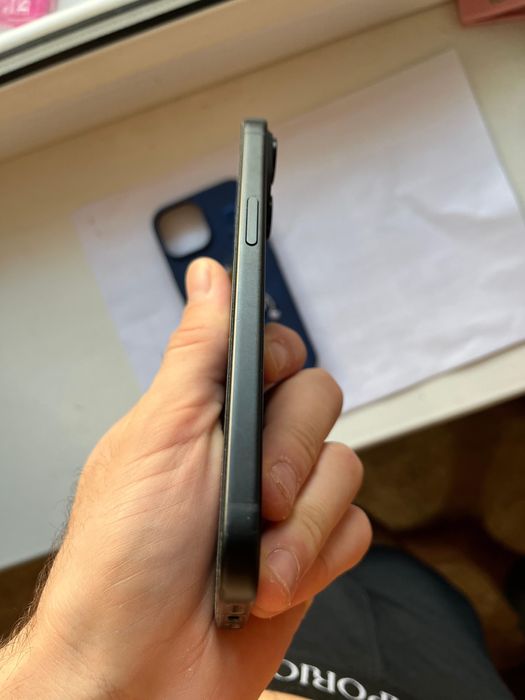 Iphone 15  в хорошем состояний