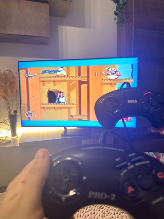 Sega Mega Drive II original + 2 controllere + 3 jocuri originale