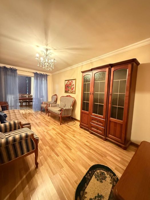 срочно сдаётся квартира метро Буюк Ипак Йули 3-комната евро ремонт