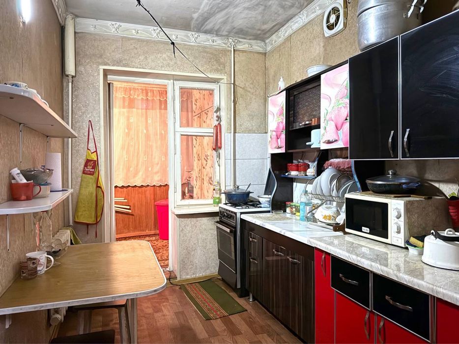 Двухкомнатная 2/1/4 Лисунова 1, 77-я серия, кирпич, Кадышева, Школа 61