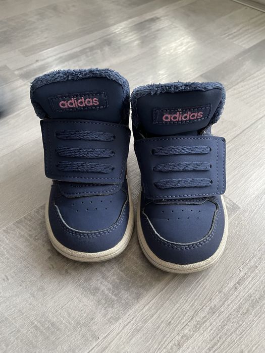 Adidasi marimea 21