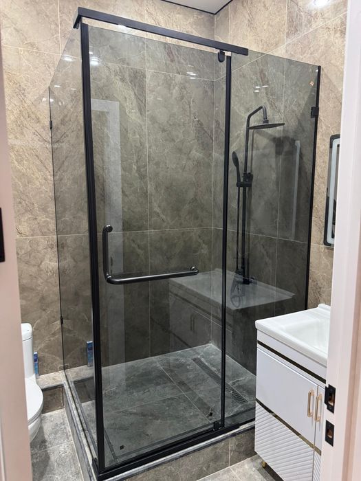 Душевые кабины, перегородки и зеркала на заказ