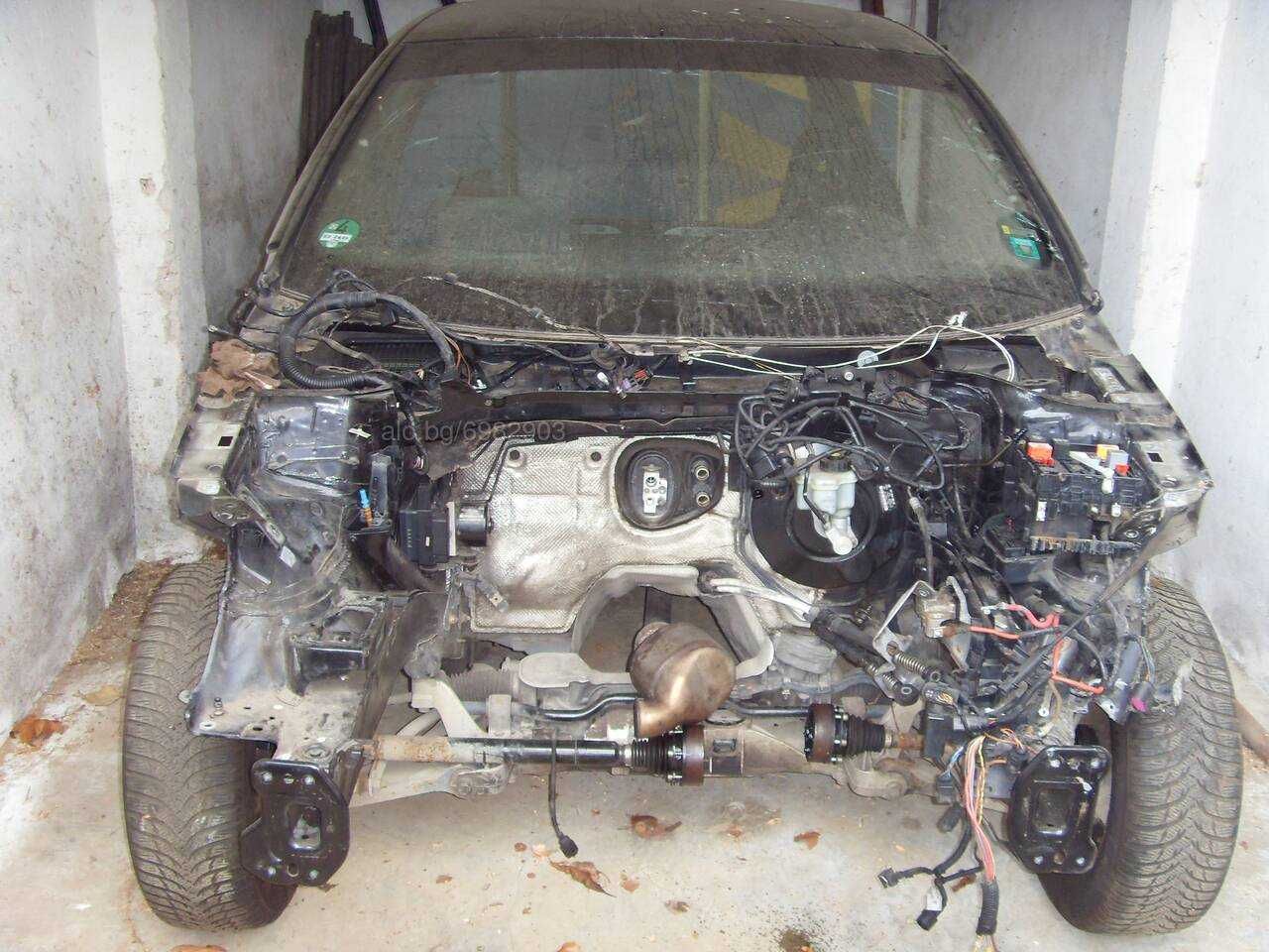 Пежо  и VW Голф 5  на части