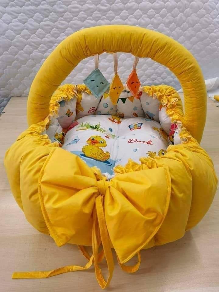 Гнездо с възглавница и гимнастика