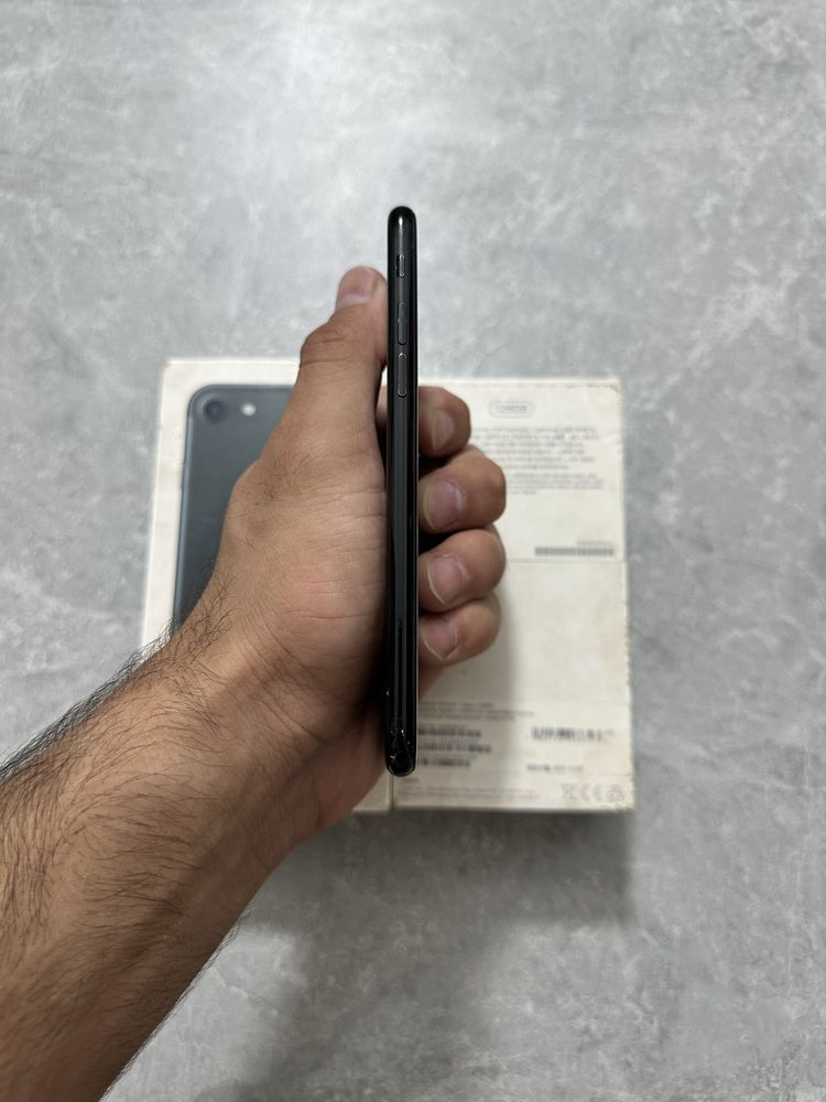 iPhone 7 128GB Jet Black