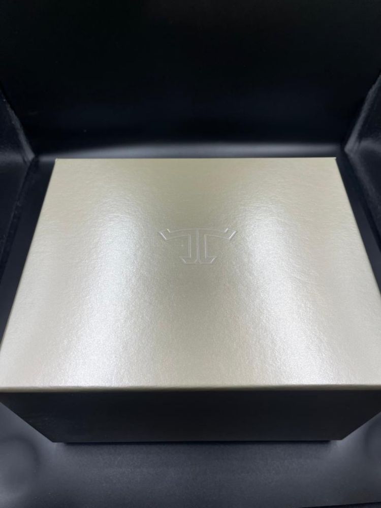 Jaeger-LeCoultre Master Ultra Thin Moon Q8480