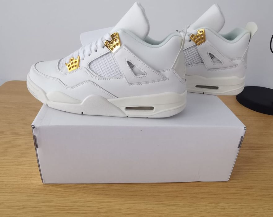 Air Jordan 4 Metallic Gold