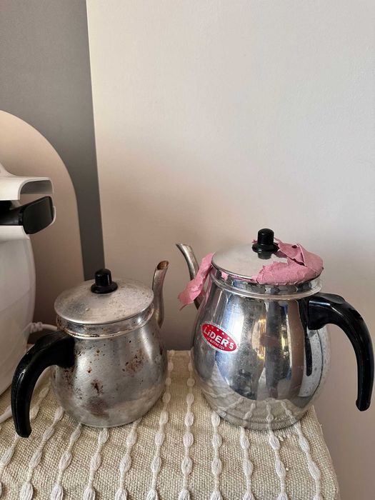 Ceainic aluminiu (unul nou, unul folosit) inclusiv pentru cafea