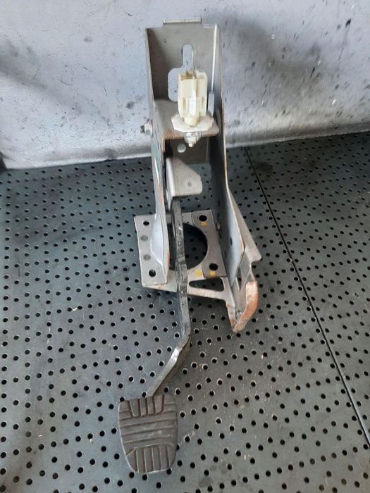 pedala frana 2.0 d opel antara a l07 chevrolet captiva c100 c140 96628565