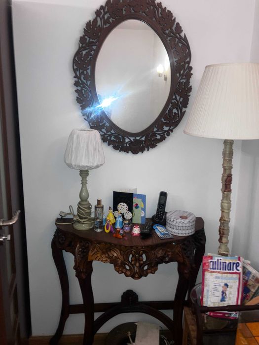 oglinda si consola din lemn masiv sculptat manual