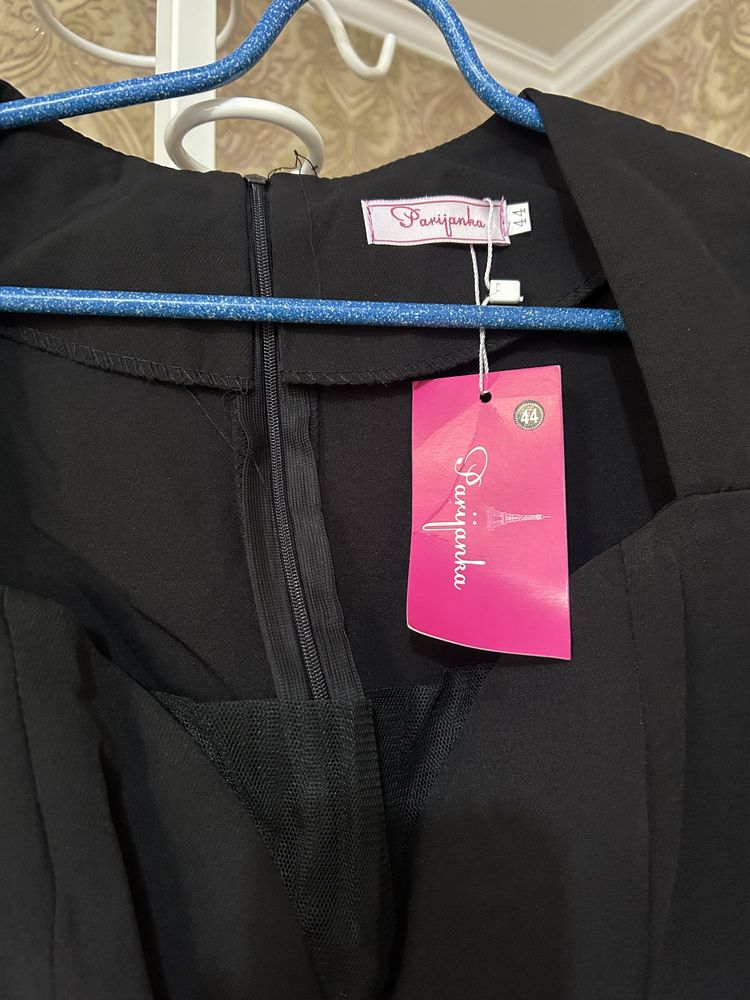 Продам платья, кофты