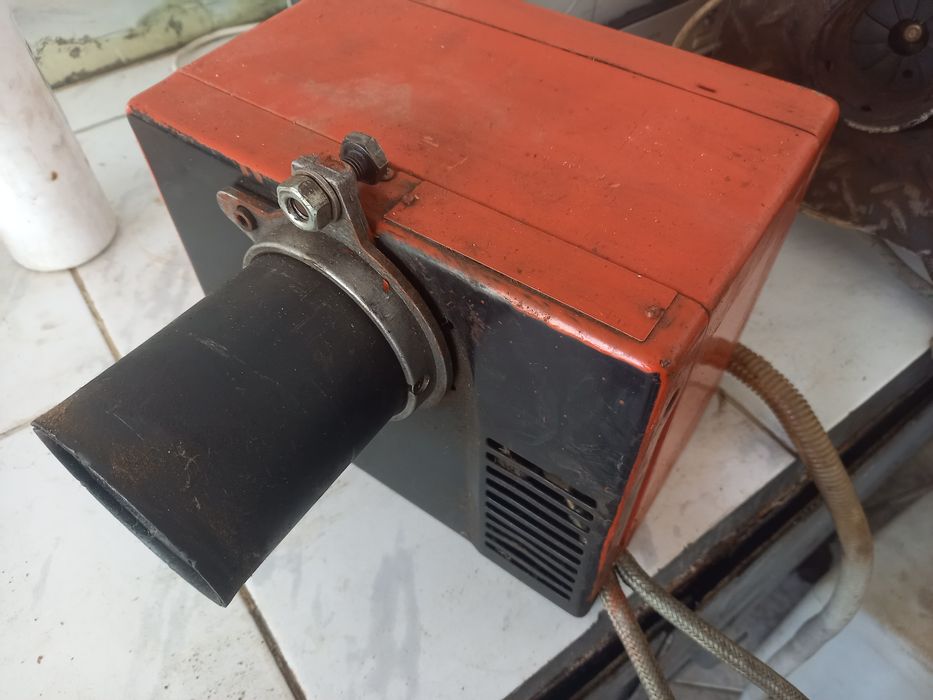 Балираща преса . Горелки . Помпи . Газов котел . Резервоар за газ