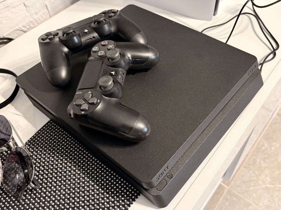 Продава плейстейшън 4