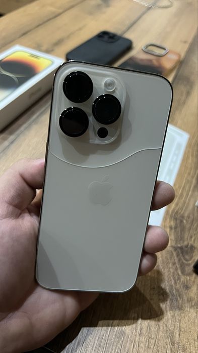 Iphone 14 pro gold