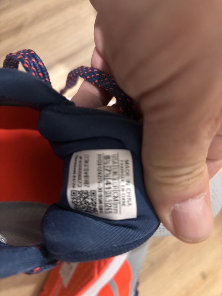 Маратонки REEBOK  номер 41 НОВИ