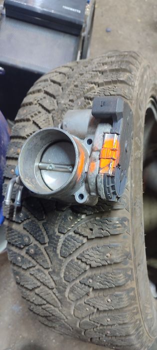 тросик ручника и электронная дроссельная заслонка