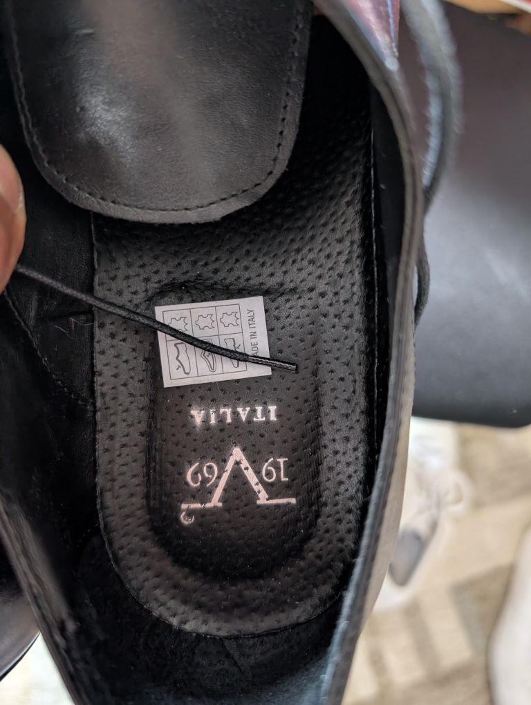 Pantofi Versace mărime 43 purtați la 2 evenimente