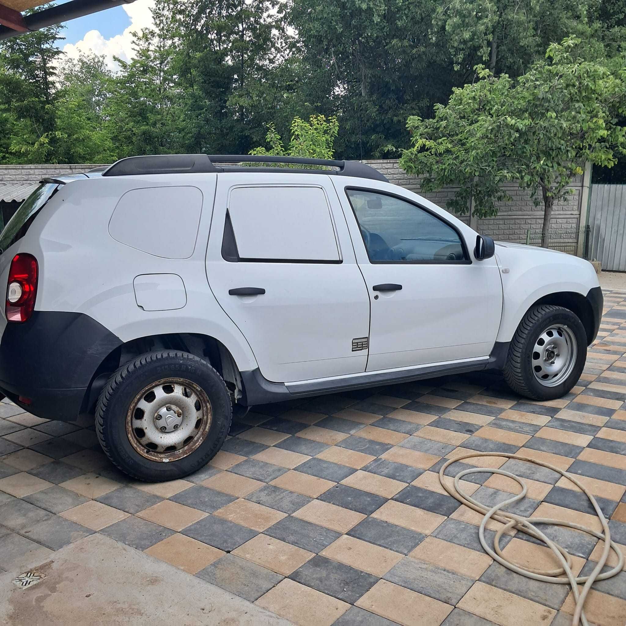 Dacia Duster 1.6 Benizina 4x4 Autoutilitara an 2011