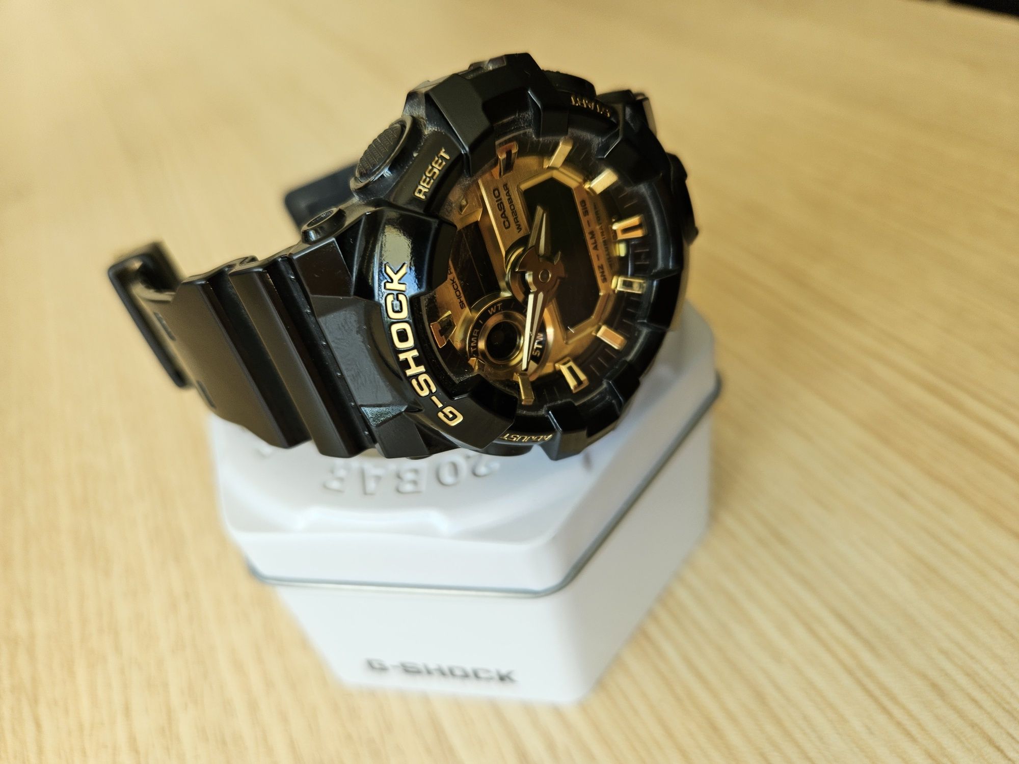 Casio G shock ga 710 gold