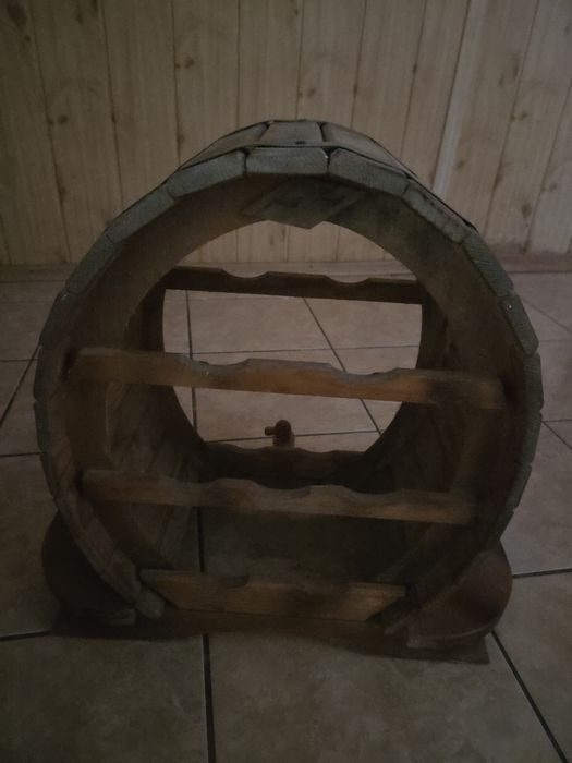 Suport din lemn pentru vinuri