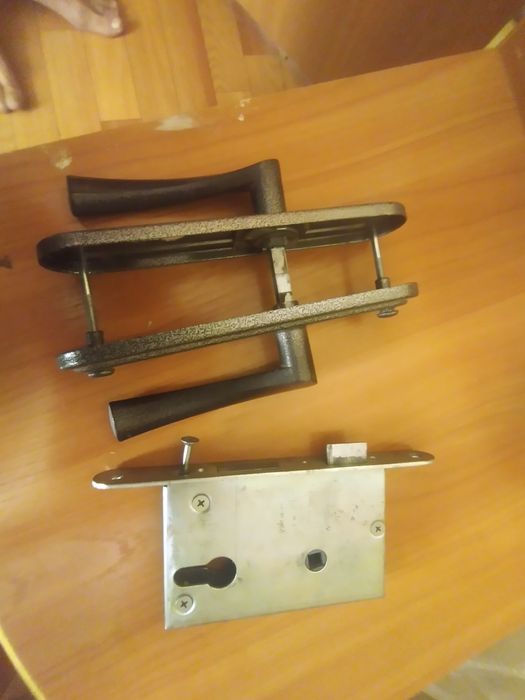 Замок врезной без сердцевины