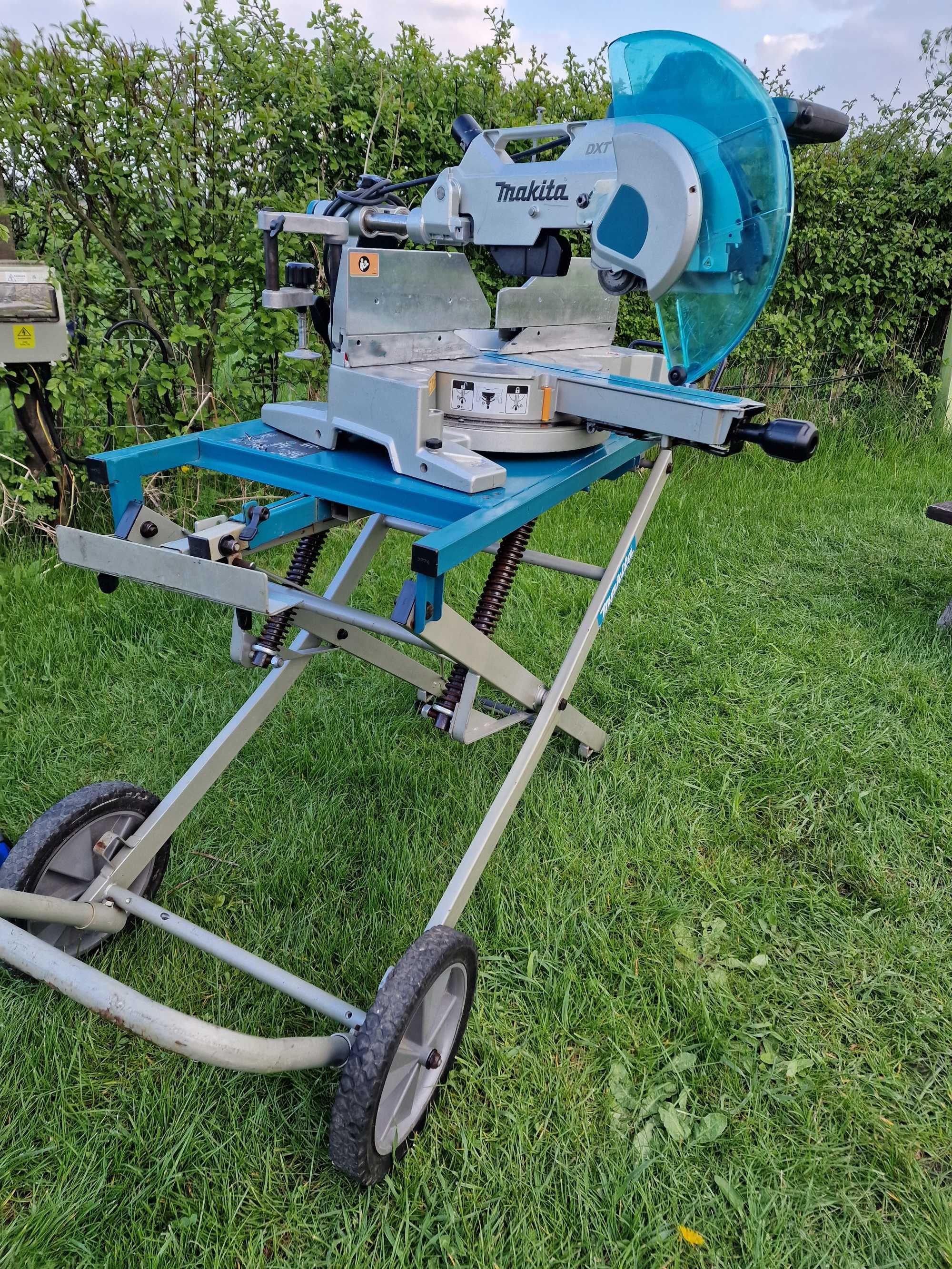 Makita  потапящ се трион