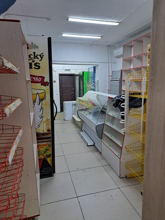 Продаётся или меняется с доплатой магазин  на мкр Шашубая 23