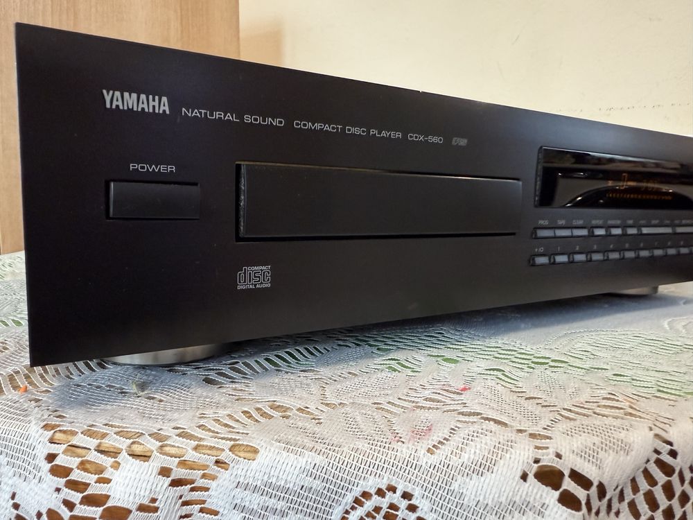 Yamaha CDX-560 CD player