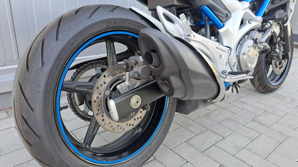 Suzuki sfv650 Gladius garanție