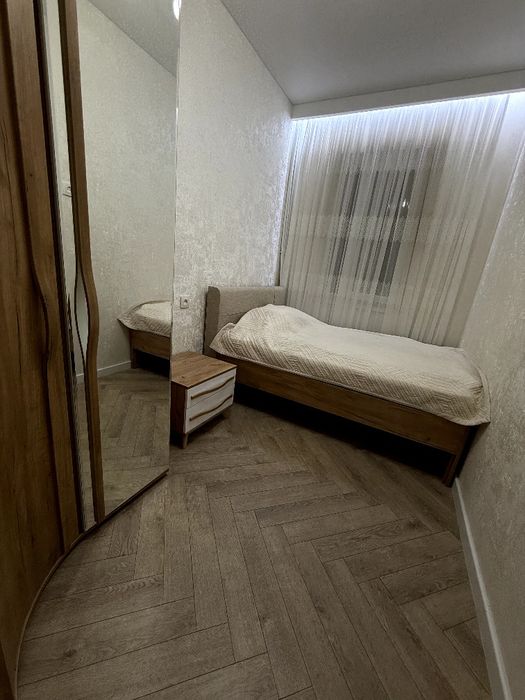 Продаётся спальный гарнитур