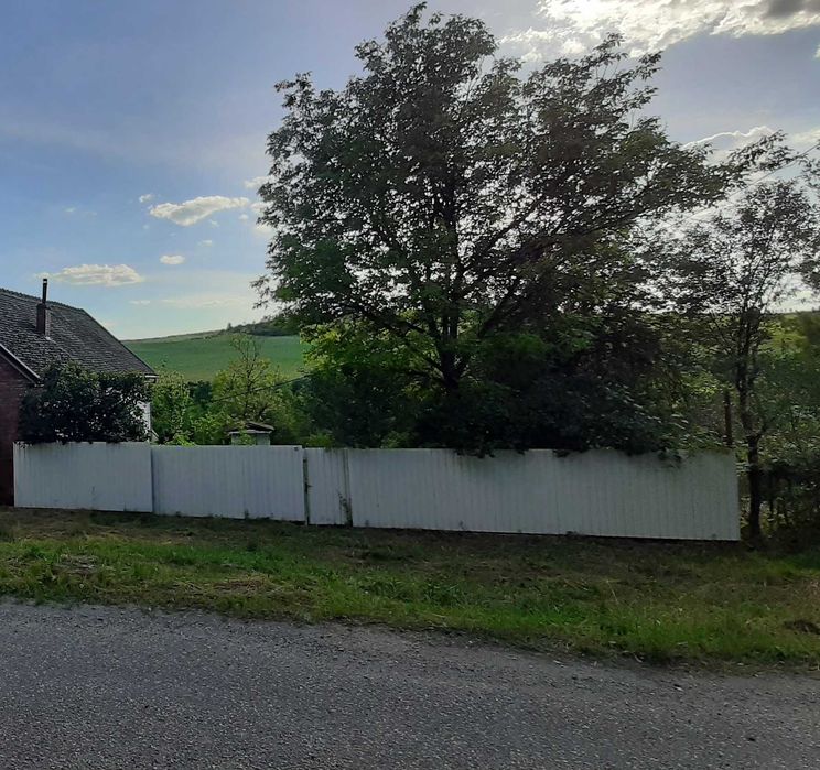 P.F. vând teren casă în Comeat, peisaj super, aer curat, liniște