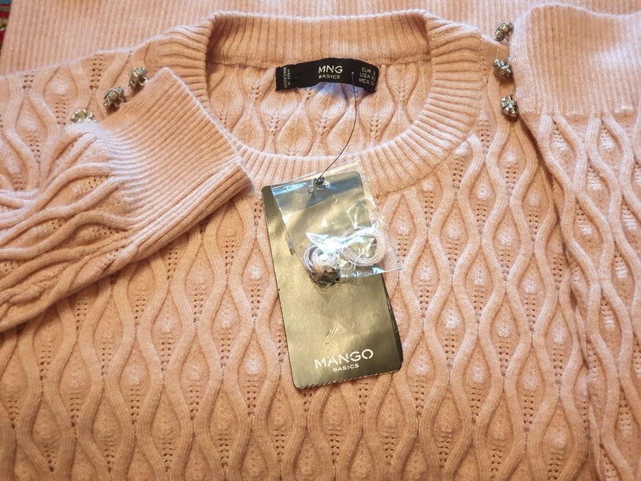 Polovere noi cu eticheta mar. S si M de la Mango