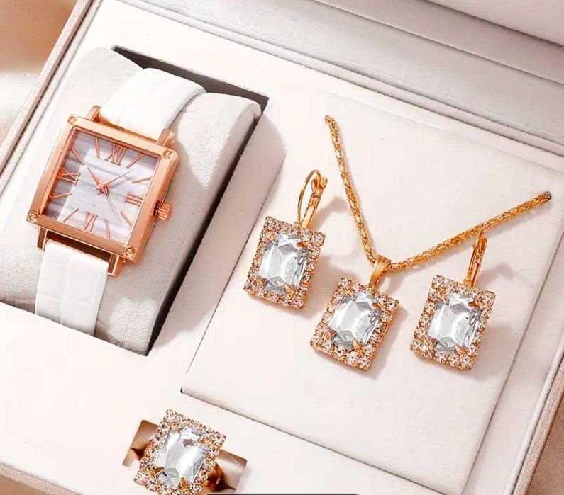 Подарочный набор украшений для женщин