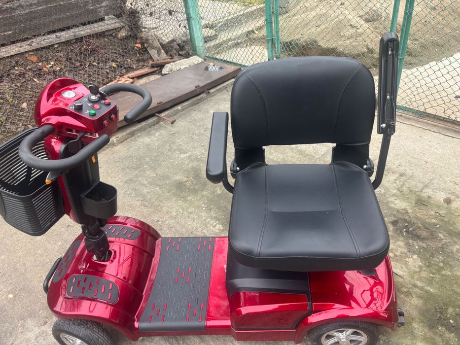 Електрическа инвалидна четириколка в гаранция