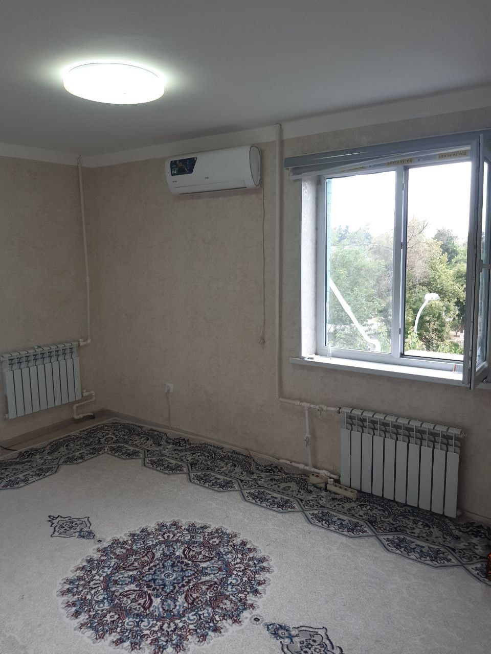 Uchtepa 15 kvartal 2 xonali uy ijaraga beriladi