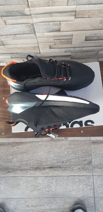 Adidasi Adidas AVRYN nr 42 si 42 2/3
