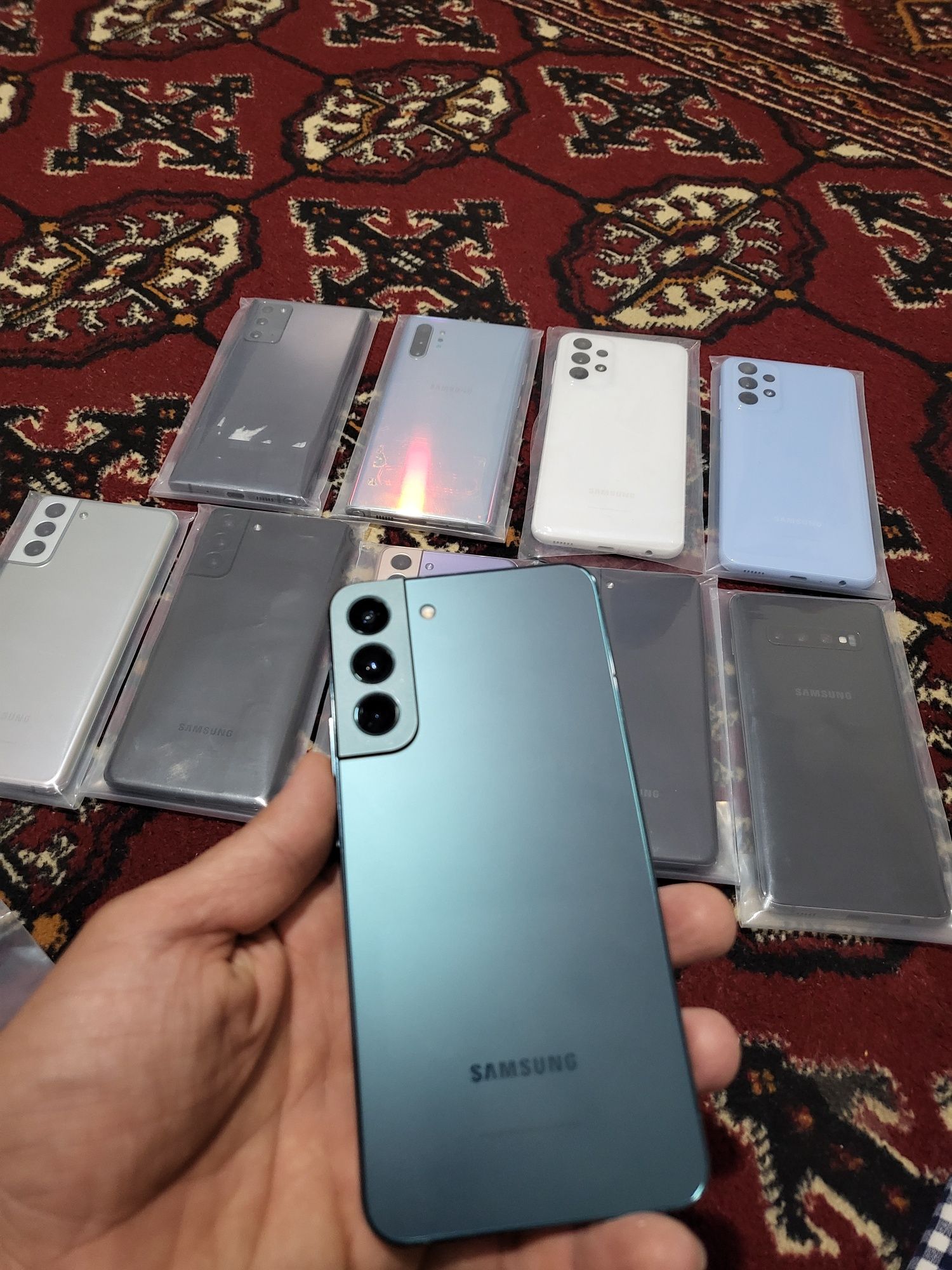 Samsung galaxy S 22 + 8.256gb super Skidka