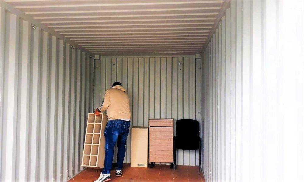 Inchiriem spatiu pentru depozitare in container / boxa de 15 mp