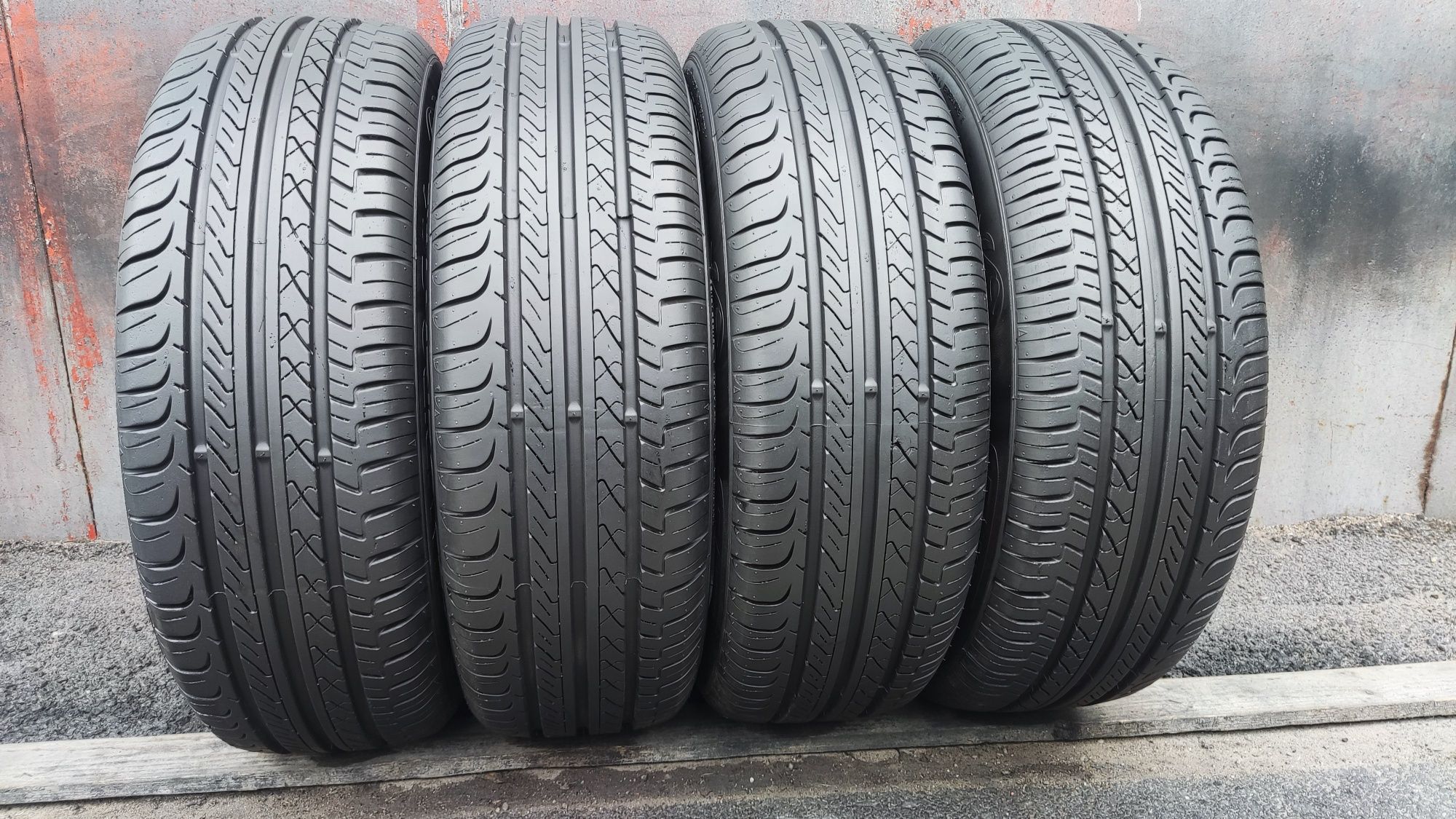 4бр. летни гуми 185/65/15 GT Radial, dot24
dot24
8.3mm
Много добро със