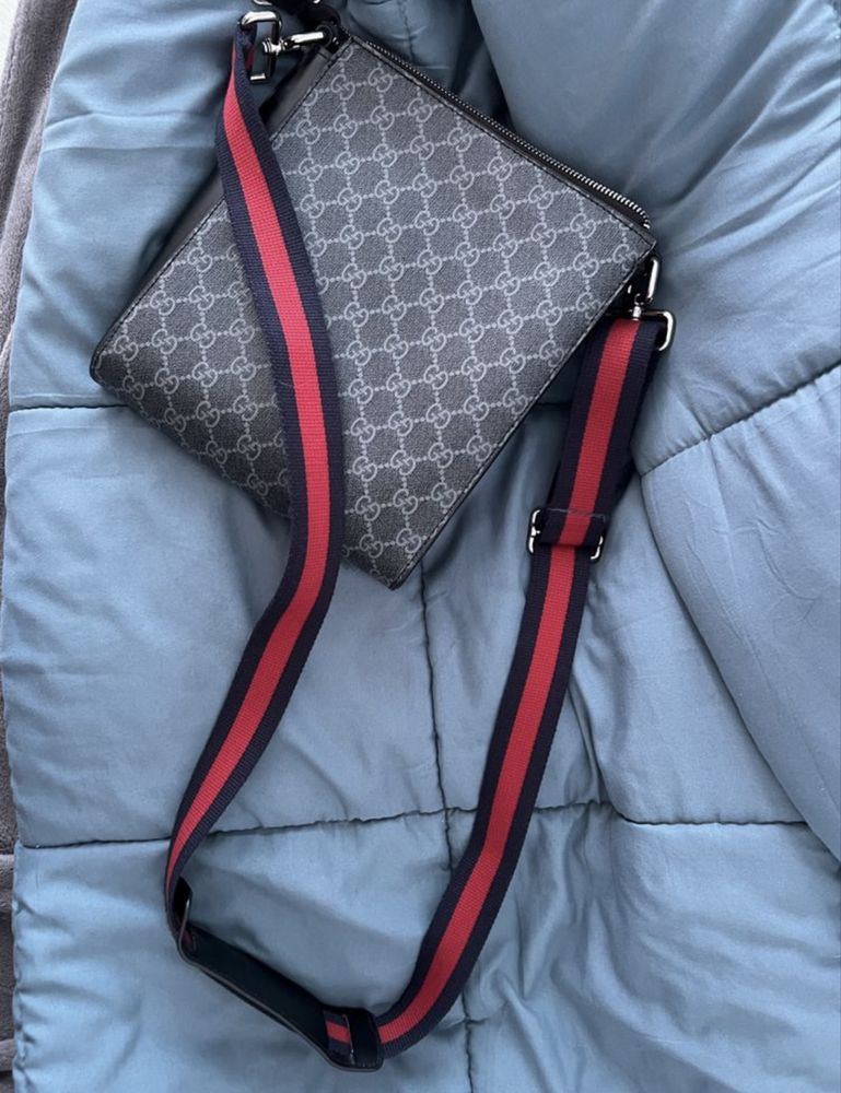 Gucci messenger bag
