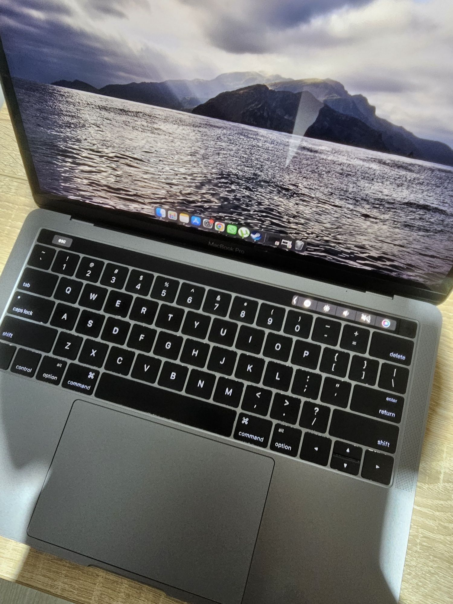 Vand macbook pro 2016 touchbar