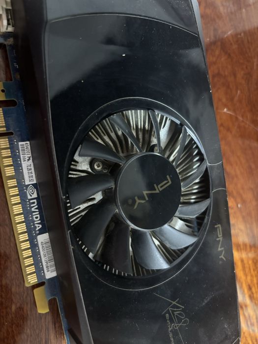 vand placa video light gaming